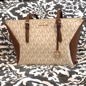 Michael Kors Coraline LG Tote Vanilla